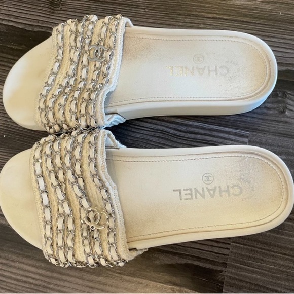 🔥Chanel White Multi Chain Summer Slide Sandals.😎🔥 - Picture 4 of 9
